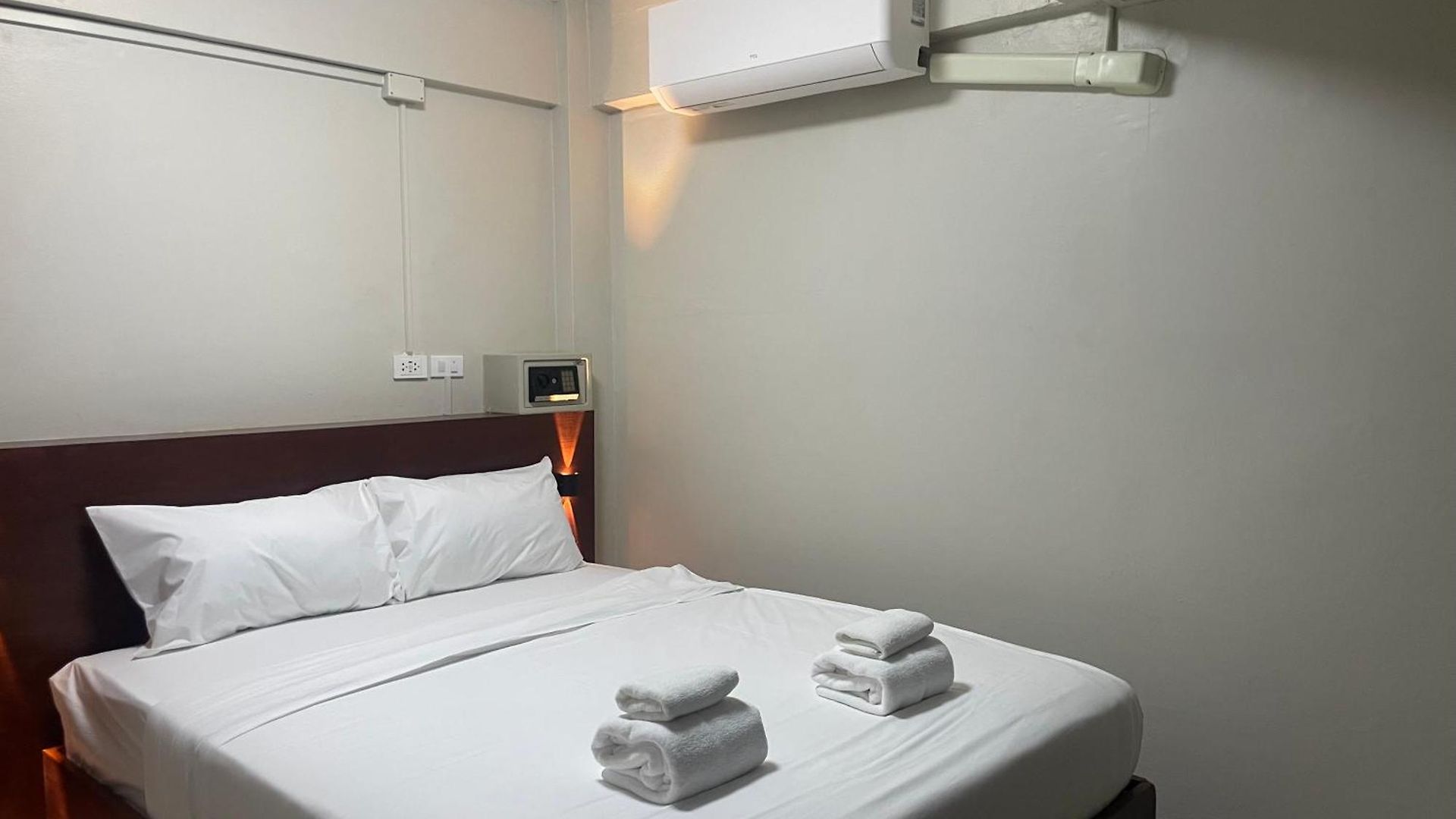 Hotel On's Place 3*