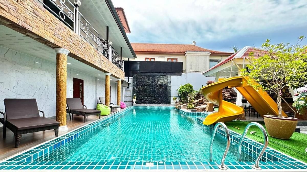 Villa Luxury 5 Bedroom Thaibali Near Walking Street Pattaya