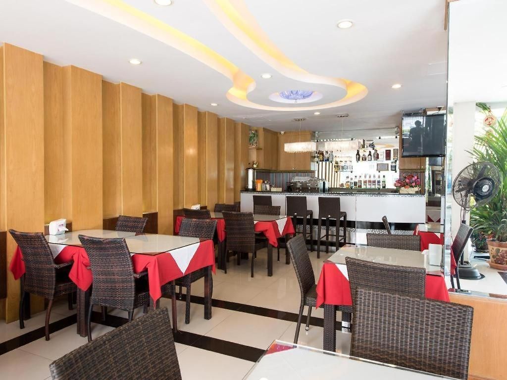 A-ya Place Hotel