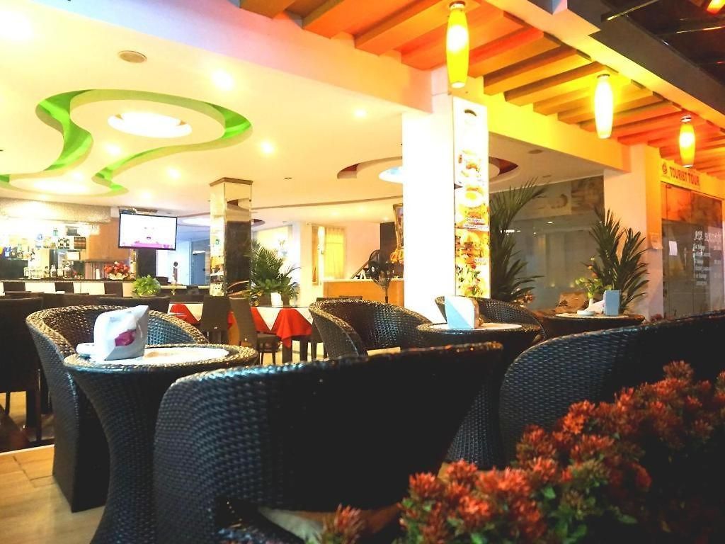 Hotel A-ya Place 3*