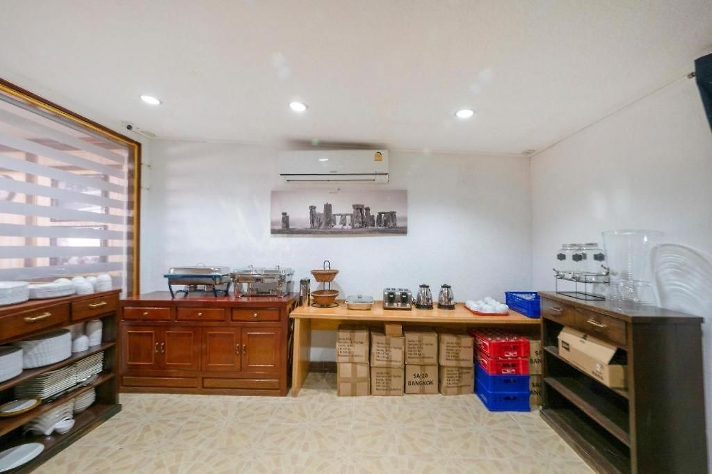 Oyo 75328 Punjabi Junction Hotel Pattaya