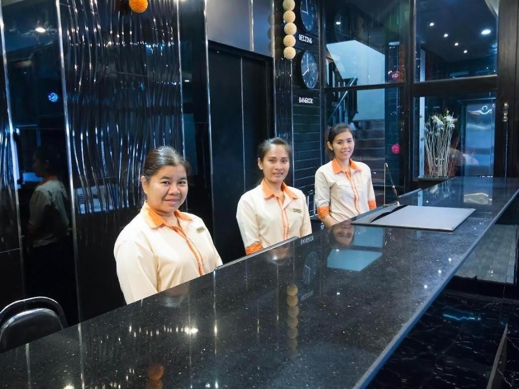 โกลเดนท์ทิวลิป เอสเซนเชียล พัทยา Pattaya