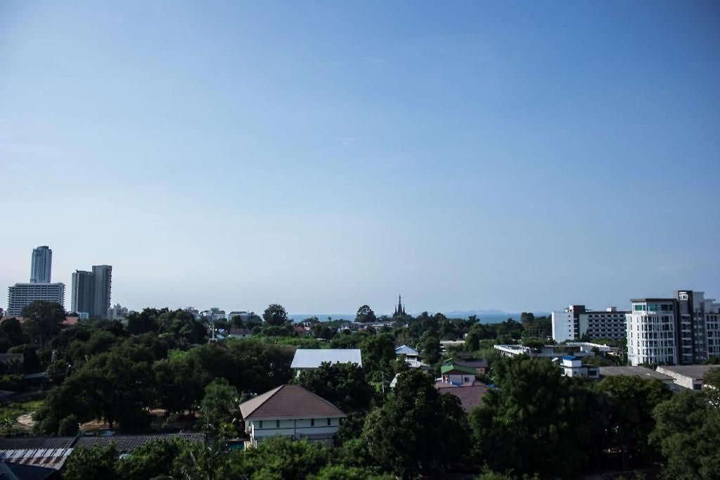 โกลเดนท์ทิวลิป เอสเซนเชียล พัทยา โรงแรม 3*
