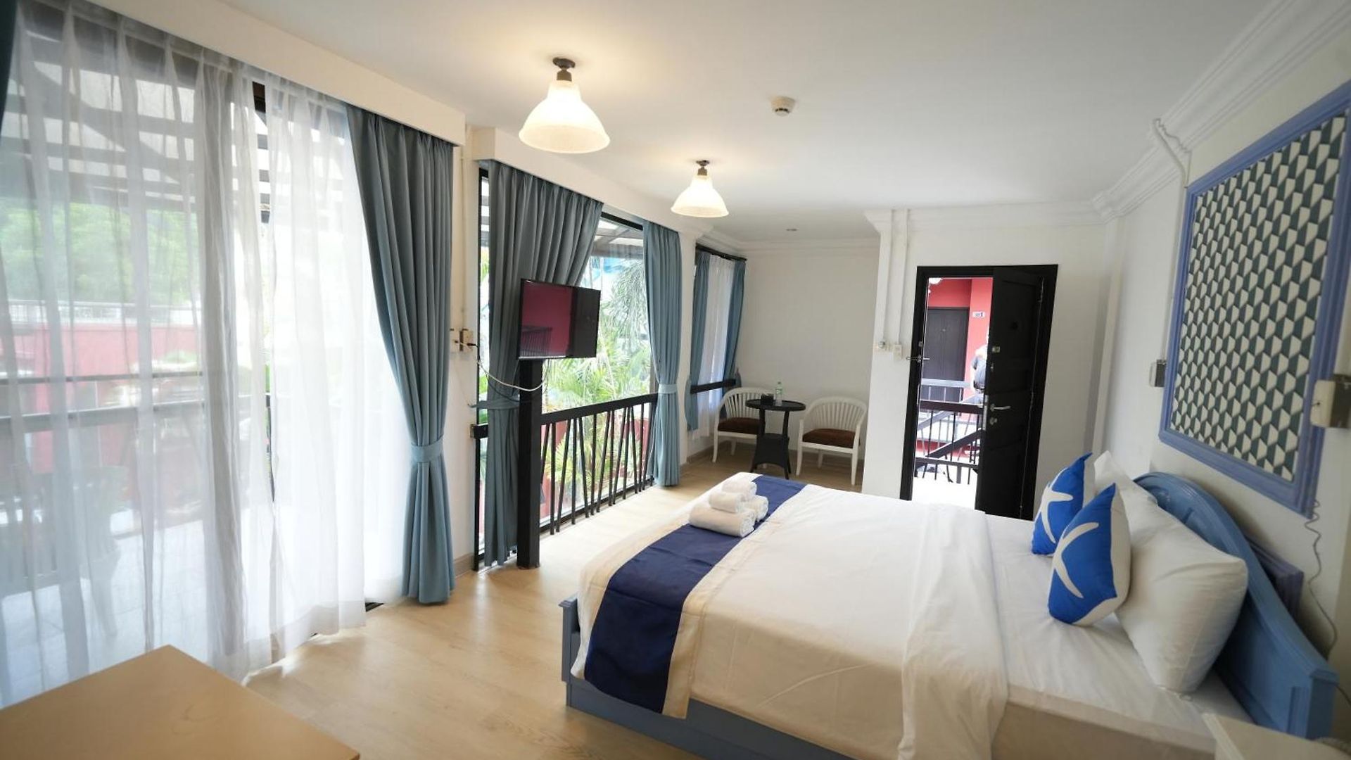Jb Boutique Hotel 4*