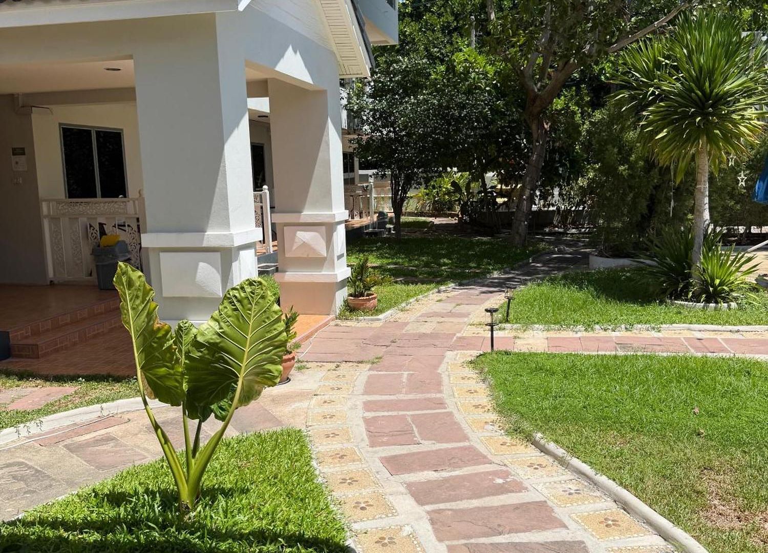 Hotel Amaya Bloom &