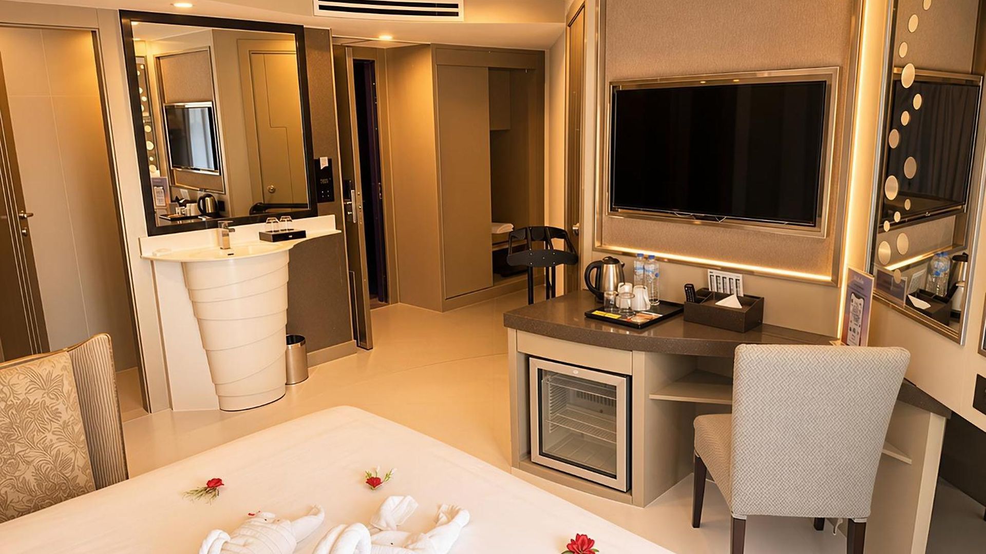 Blue Reef Hotel 4*