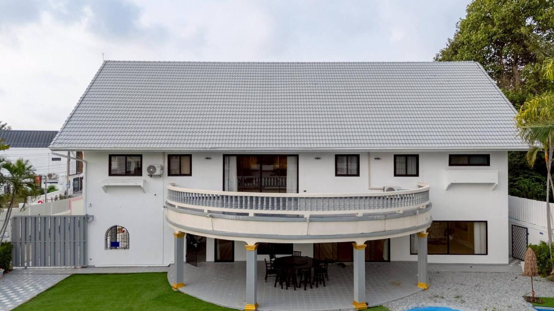 Luxury 5 Bedroom Private Party Pool Pattaya