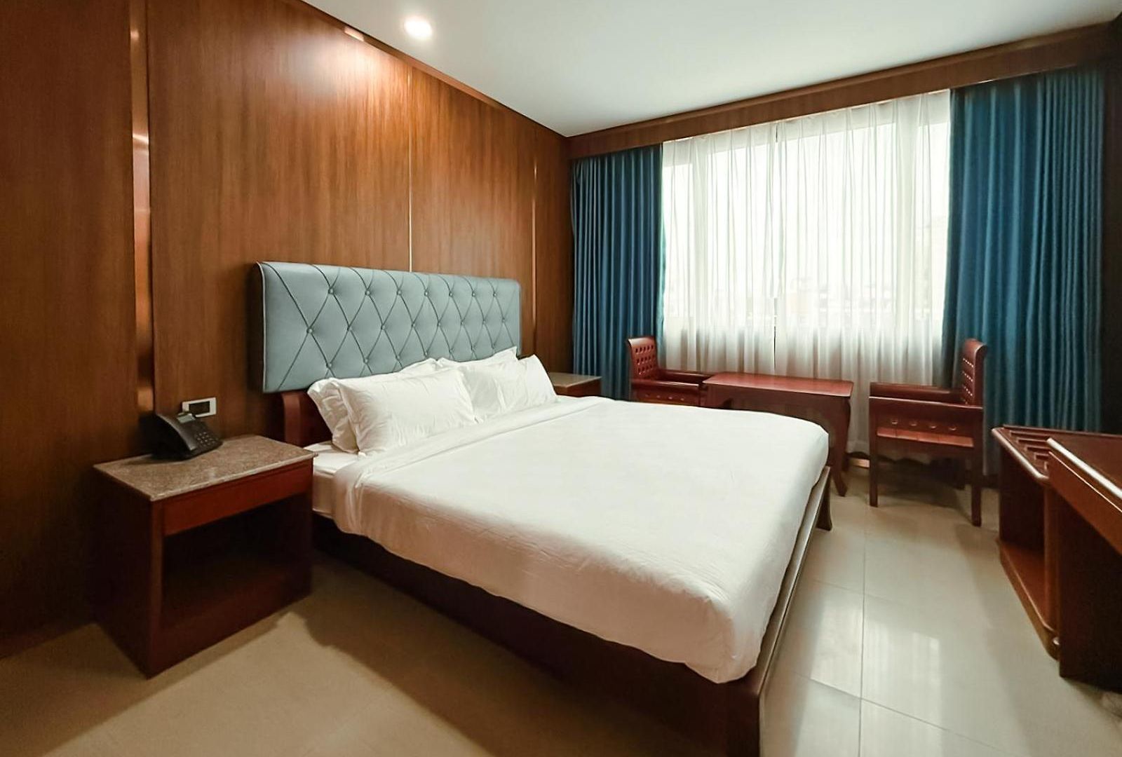 Silvertone Hotel 4*