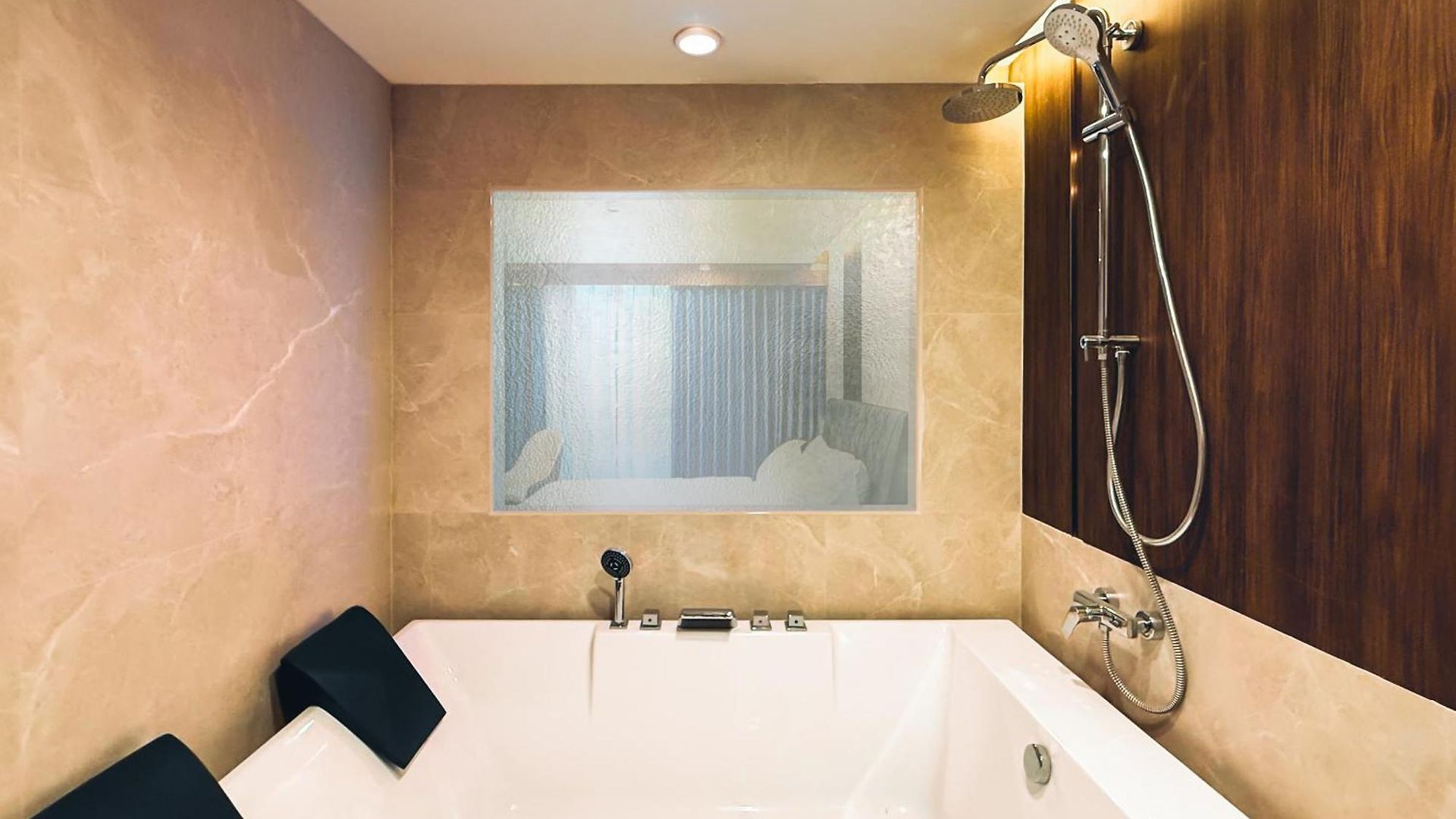 Silvertone Hotel 4*