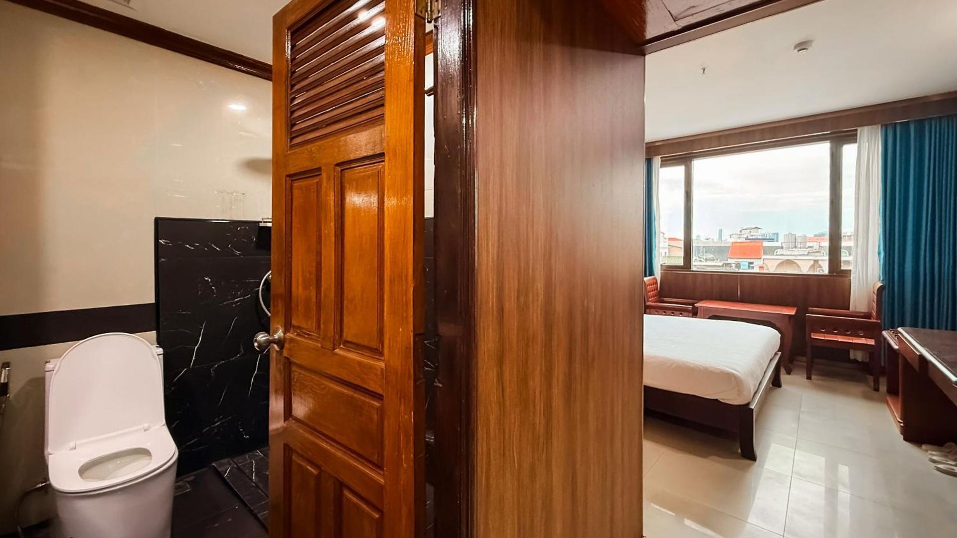 Silvertone Hotel 4*
