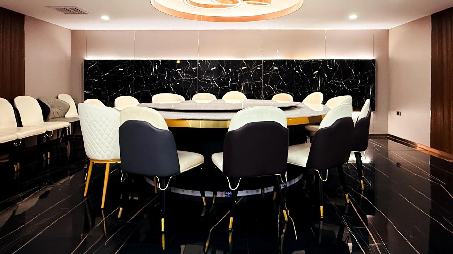 Hotel Silvertone 4*
