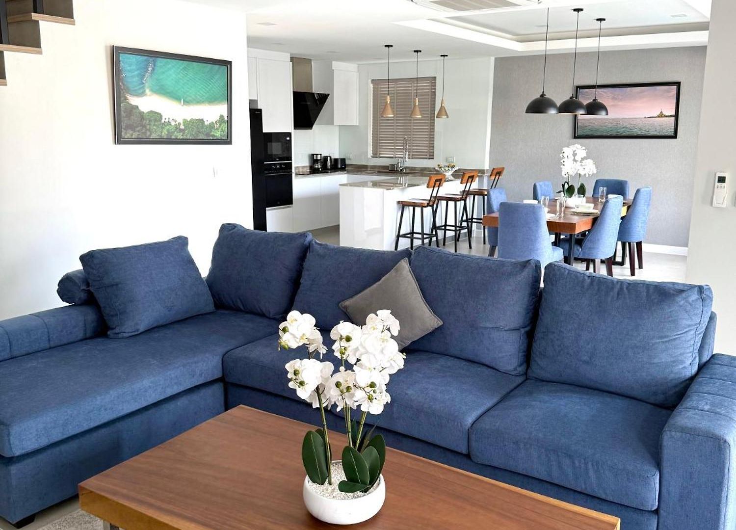 Zensiri Luxury 3br Pool Prime Midtown Villa