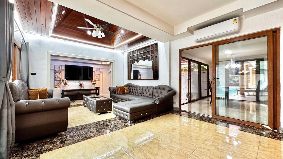 Villa Luxury 5 Bedroom Thaibali Near Walking Street Pattaya
