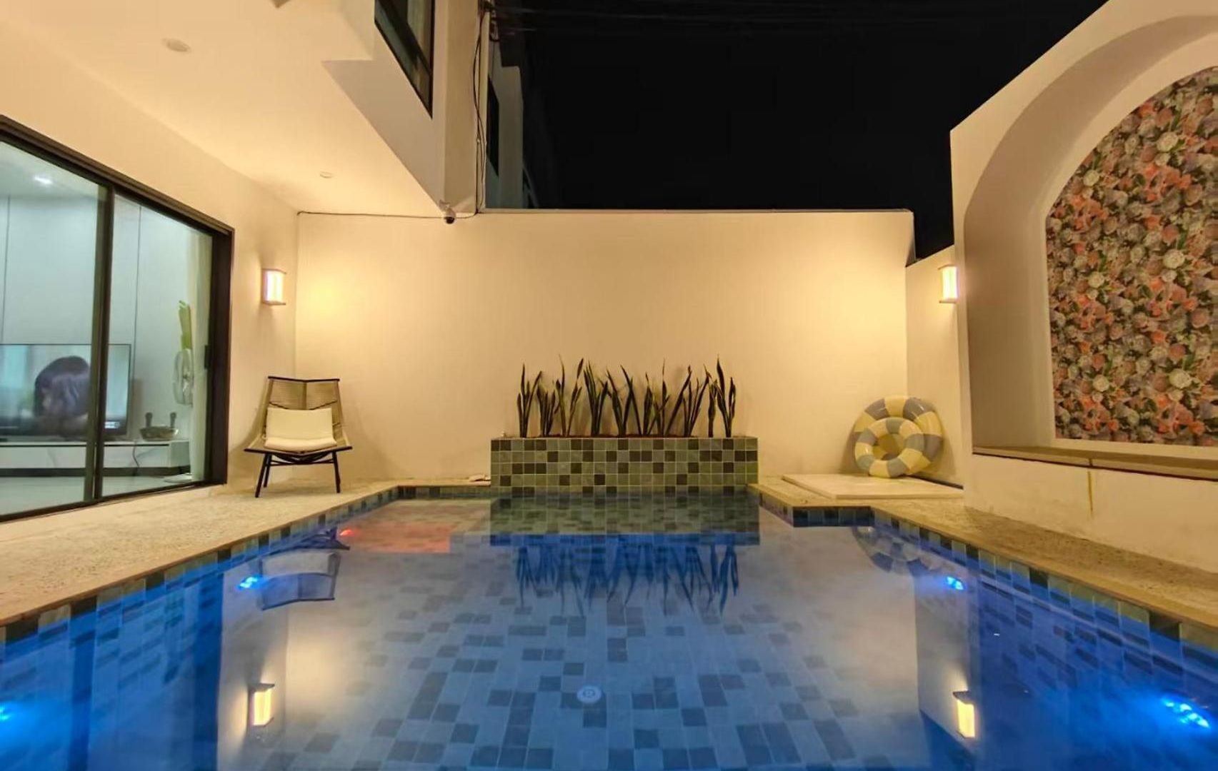 Pool Ktv Friends Thepprasit Villa Pattaya