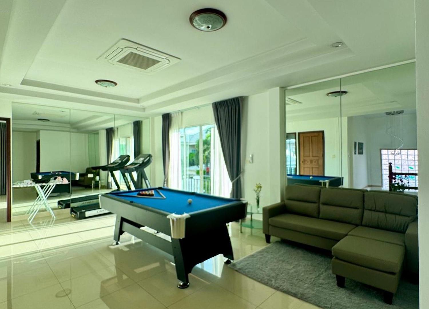Lion Queen 5-bedroom Pool Villa Pattaya