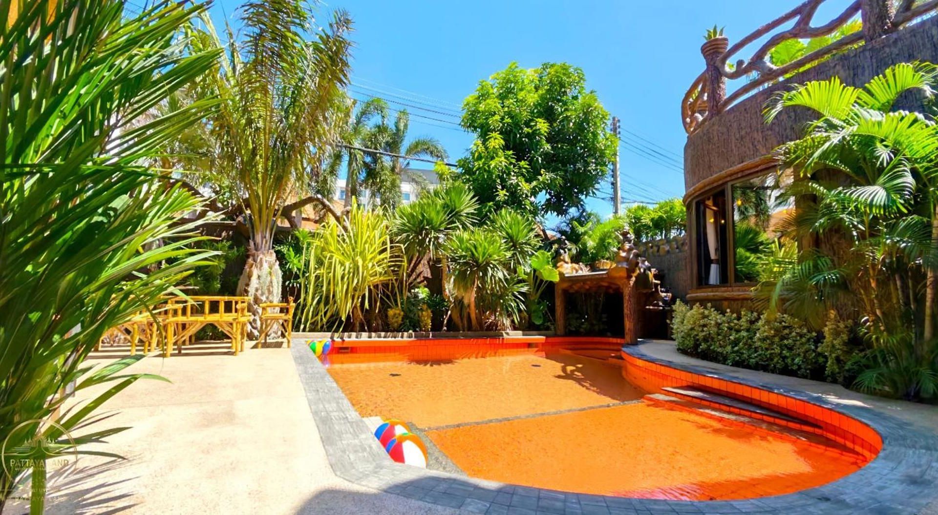 Manjiland Luxury Pool Walking Street * Pattaya