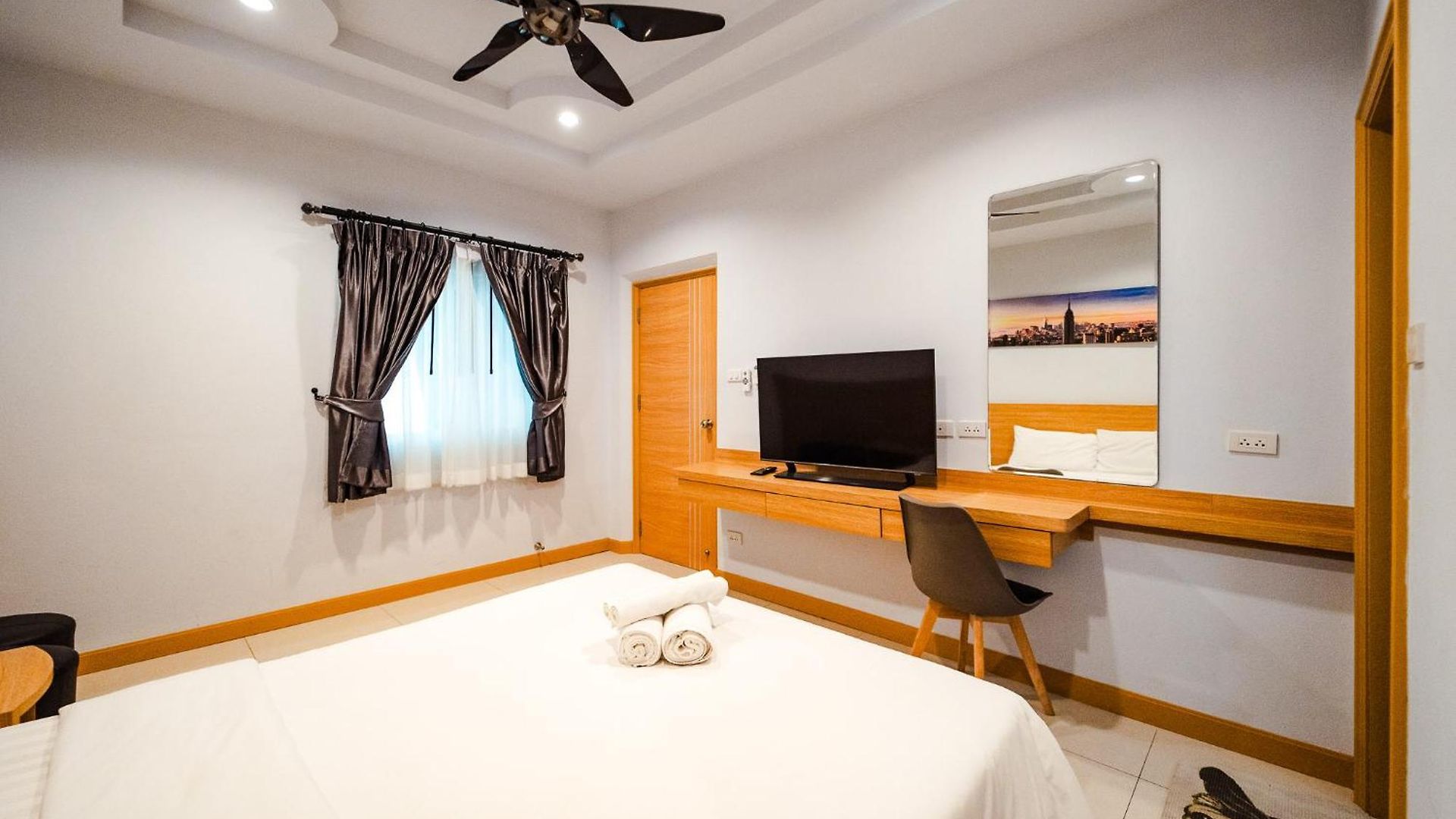 Lagoon 8bhk Luxury Pool *