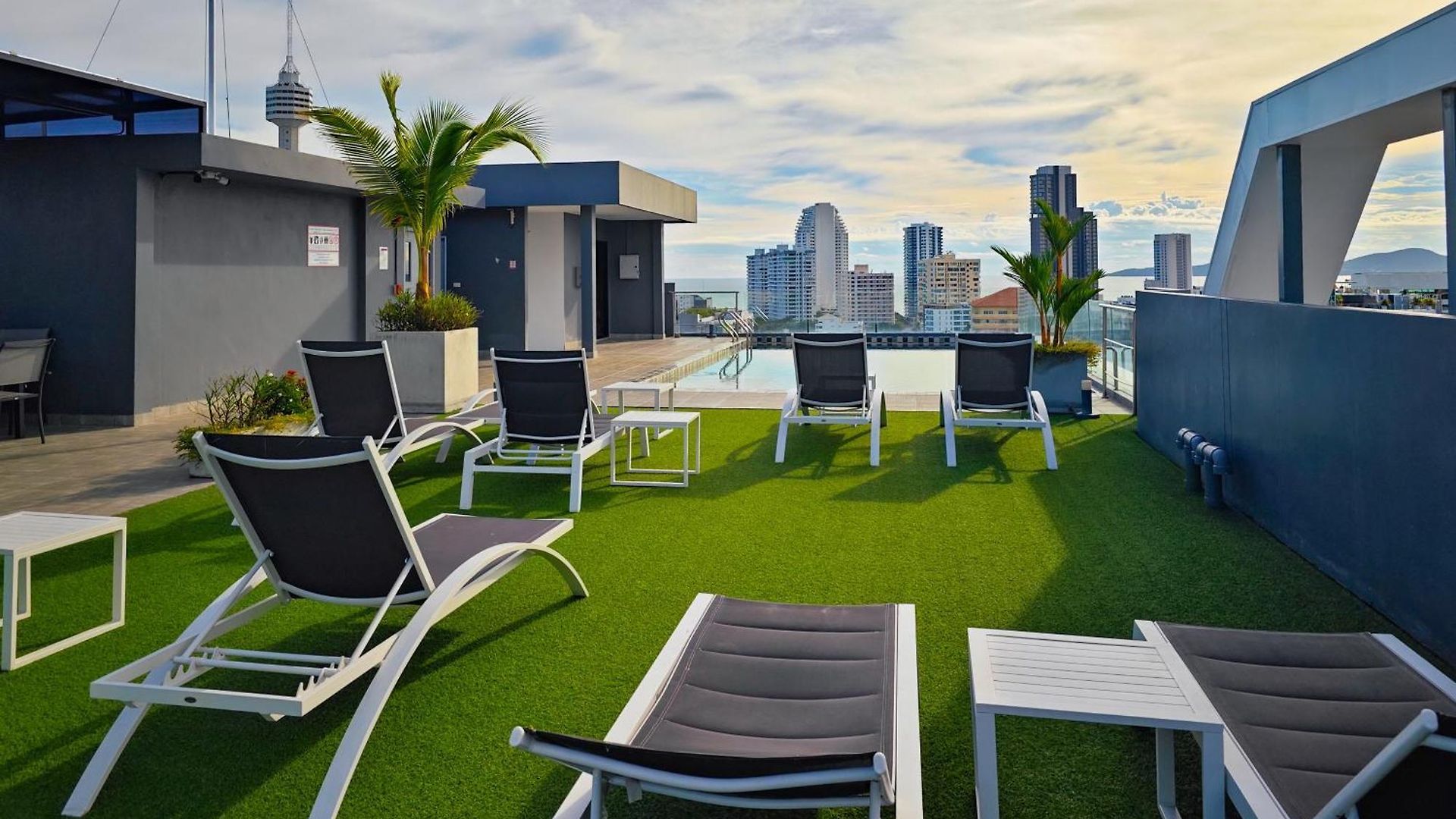 Siam Orient Star Aparthotel