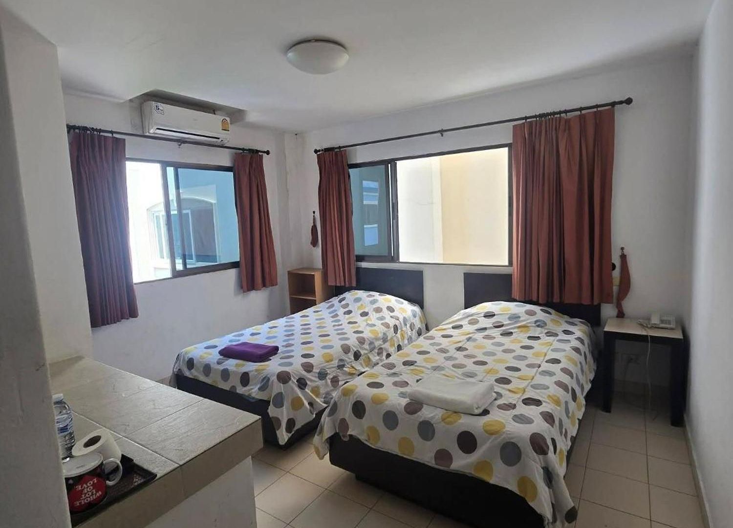 Hostel The Royal Cantina Near Walking Steer Pattaya