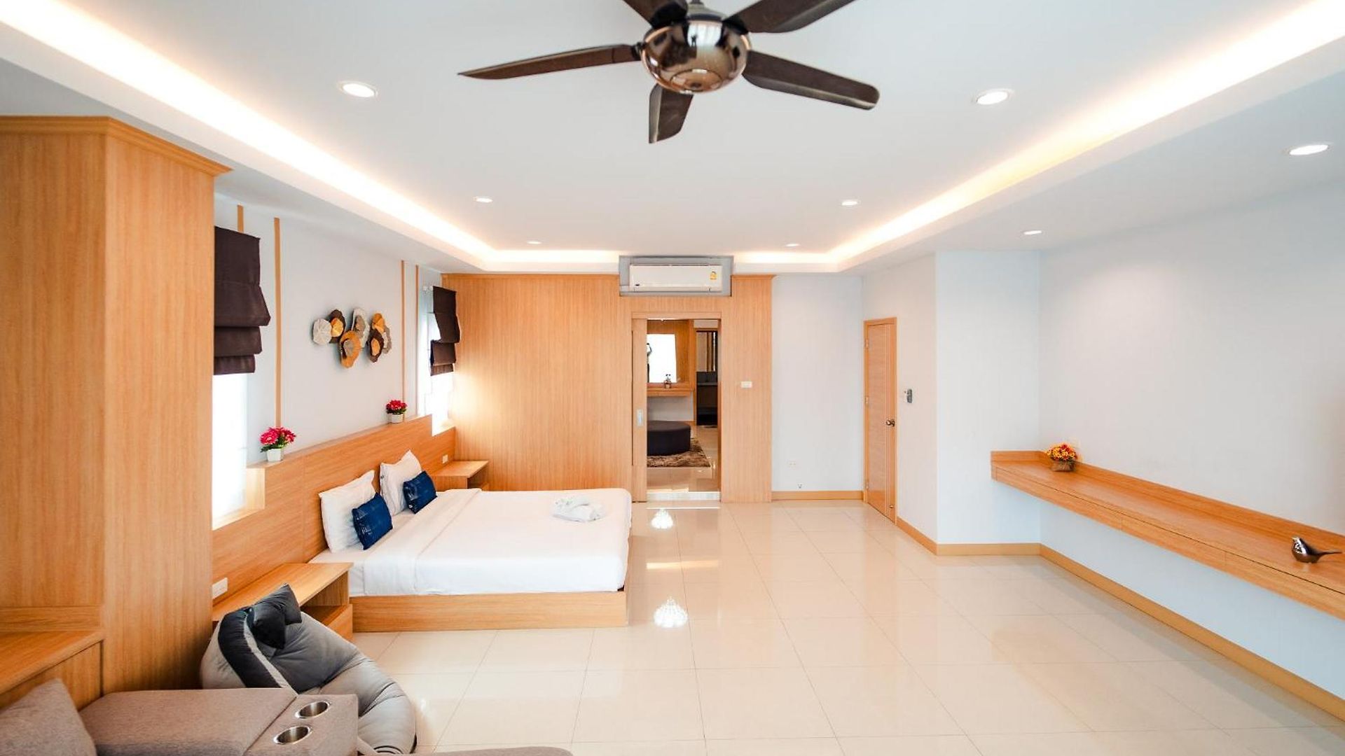Villa Lagoon 8bhk Luxury Pool