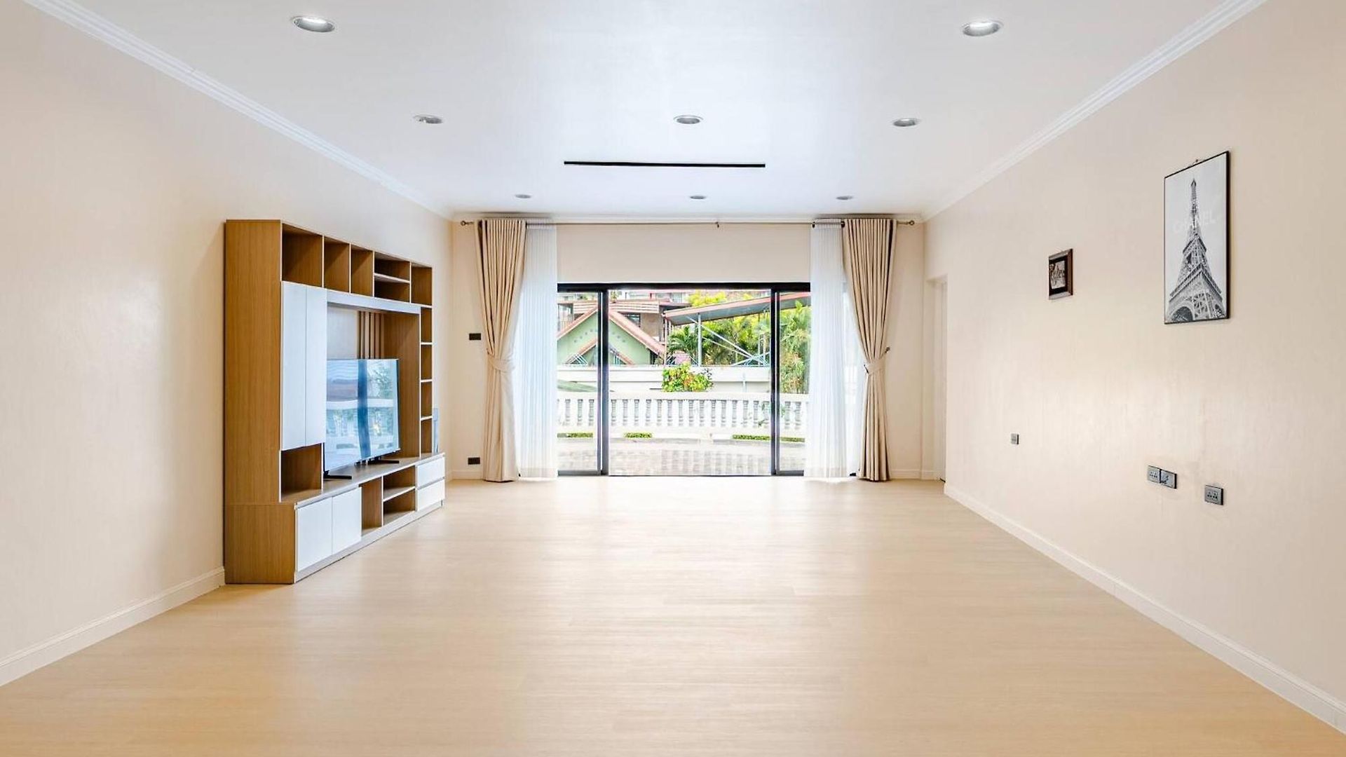 Luxury 5 Bedroom Private Party Pool *