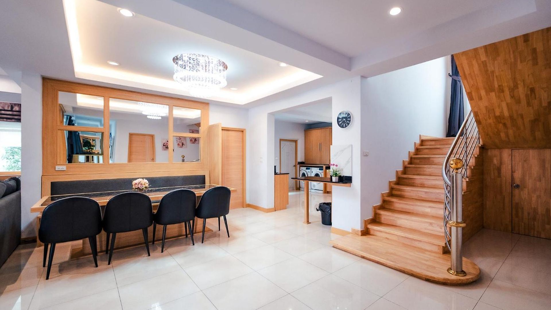 Lagoon 8bhk Luxury Pool Pattaya