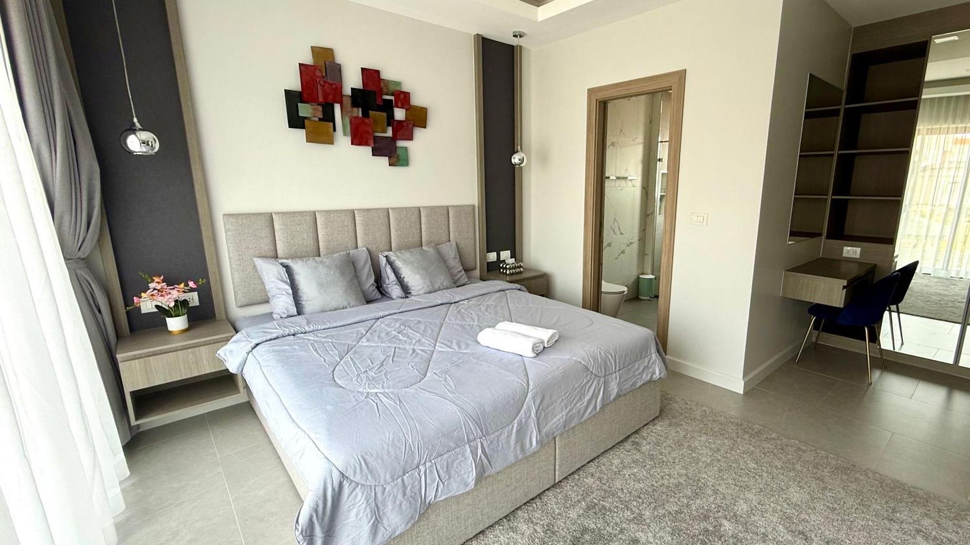 Zensiri Luxury Privat Pool Prime Midtown