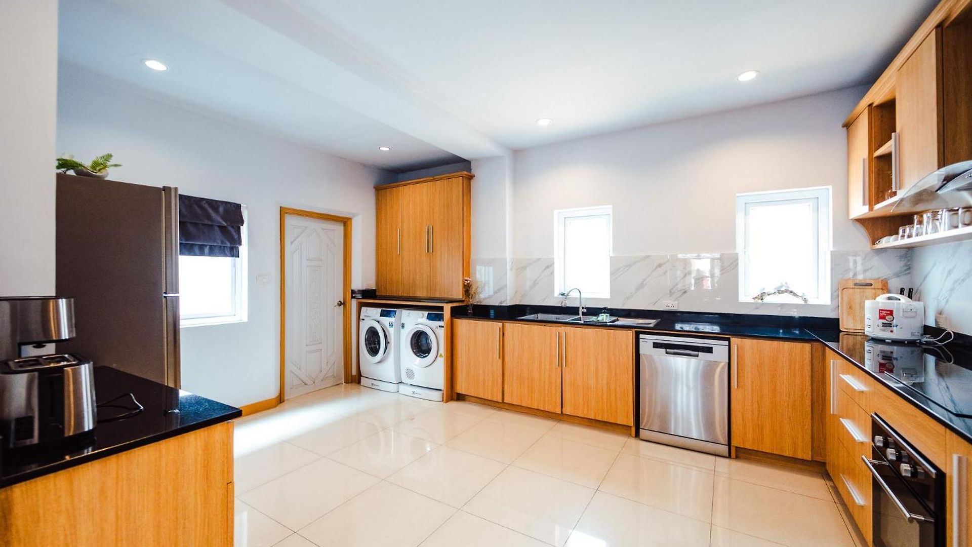 Lagoon 8bhk Luxury Pool *