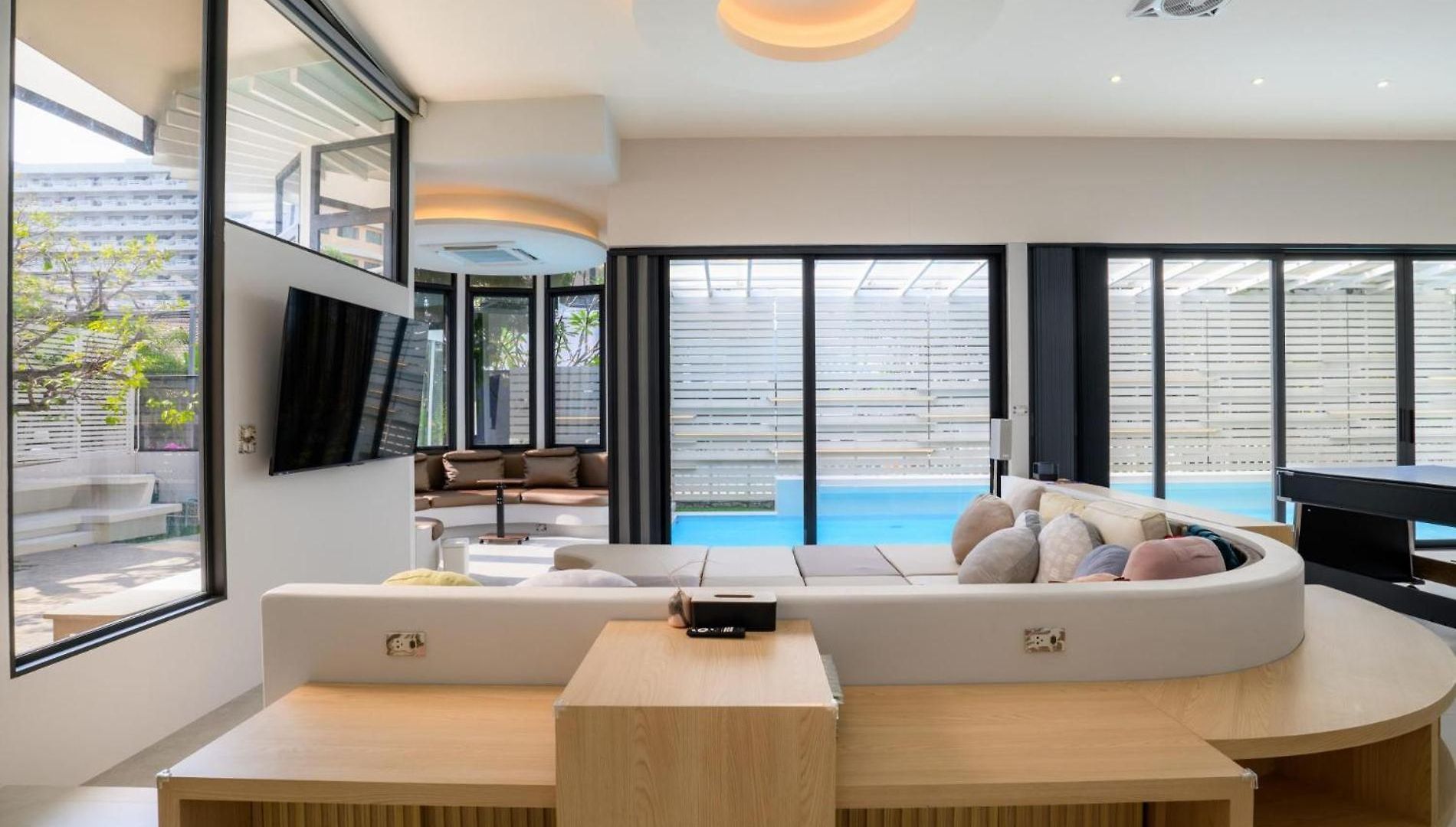 Glass Private Pool Pattaya