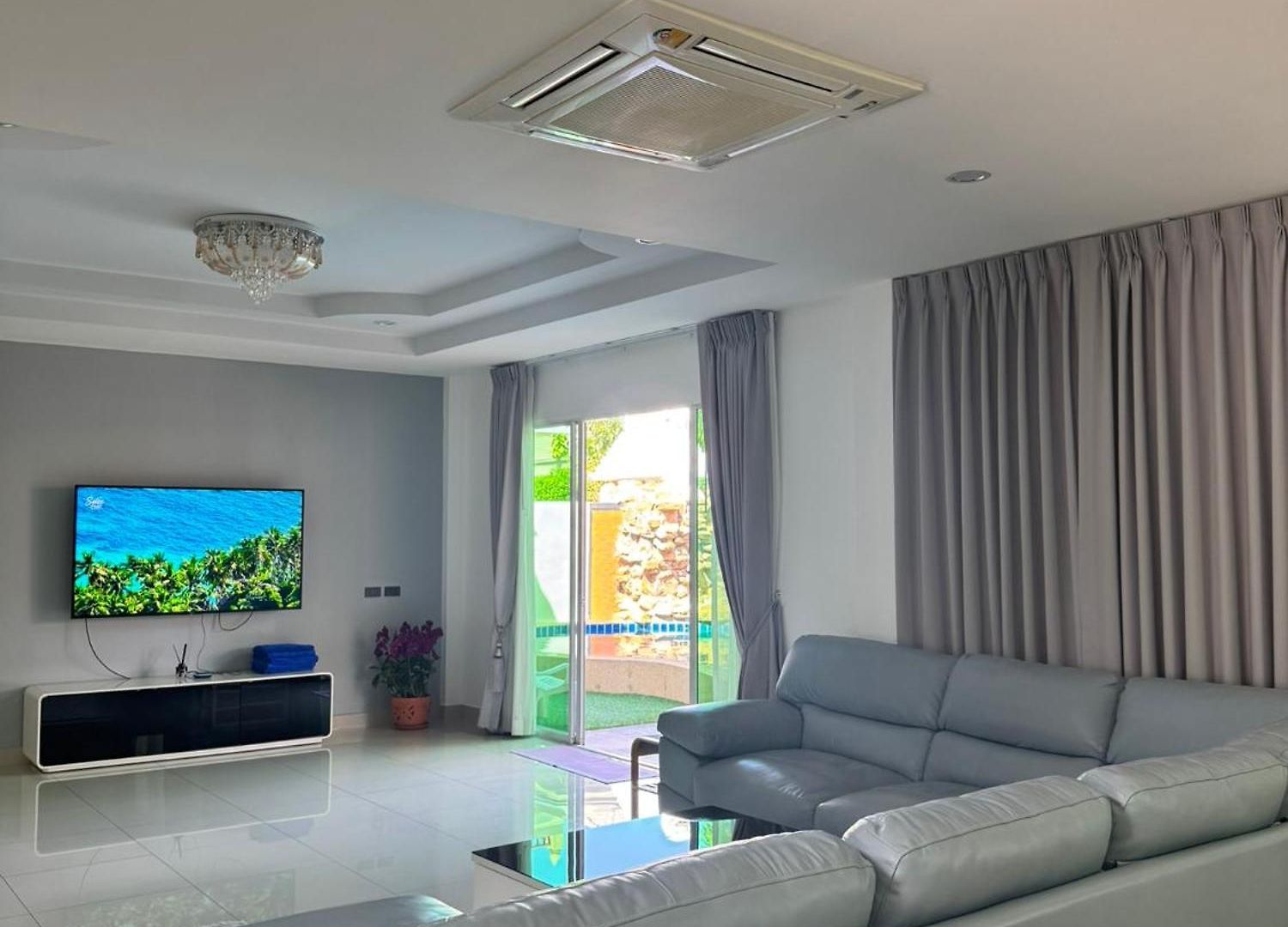 Villa Lion Queen 5-bedroom Pool Pattaya