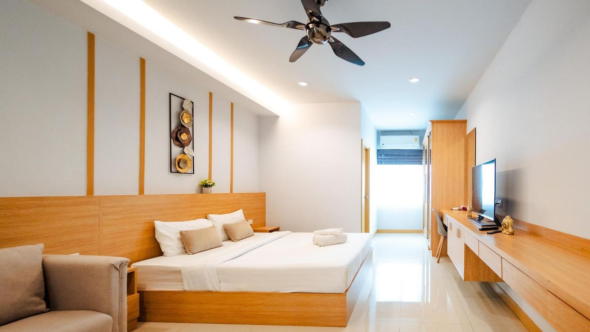 Lagoon 8bhk Luxury Pool Pattaya
