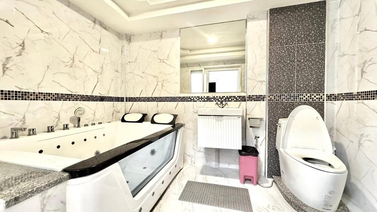 Luxury 5 Bedroom Thaibali Near Walking Street Pattaya