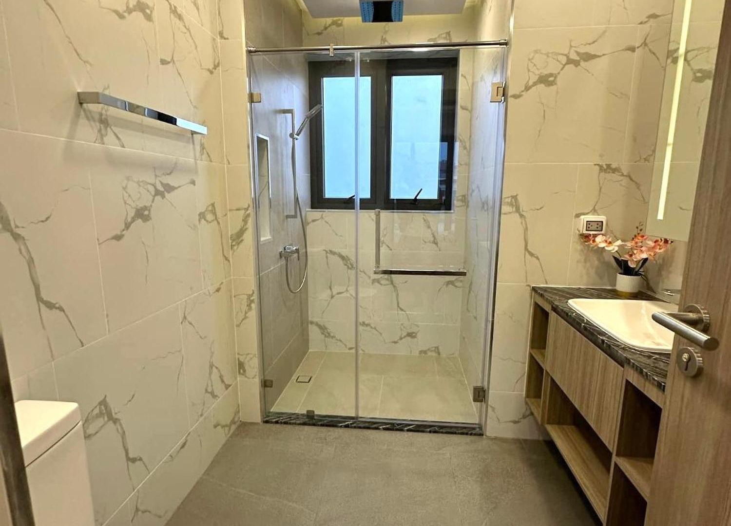 Zensiri Luxury Privat Pool Prime Midtown Villa