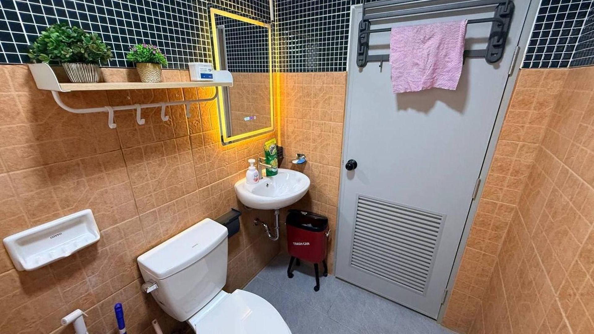 Entire 2nd Floor- 2min Walk To Dongtan Pattaya