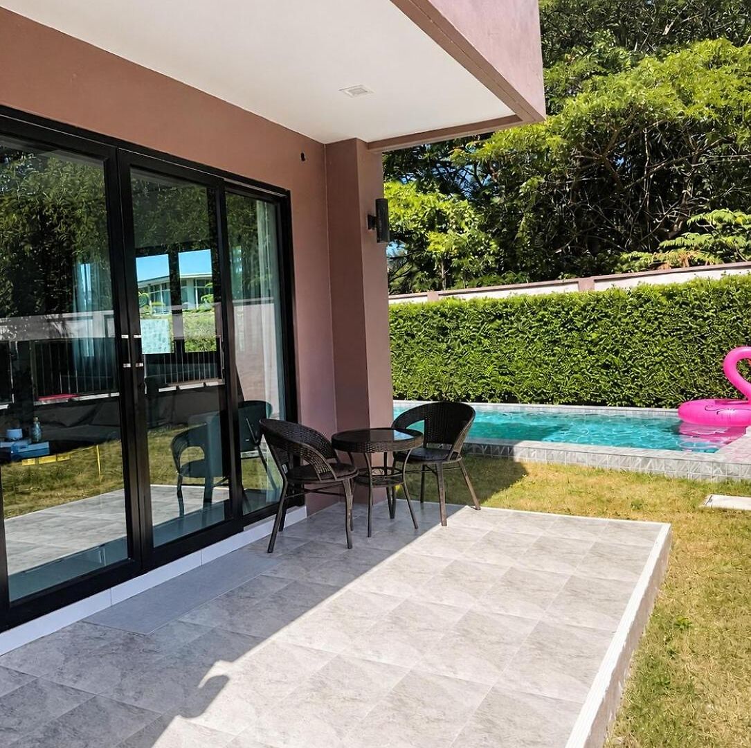 Villa Paradise Away From *