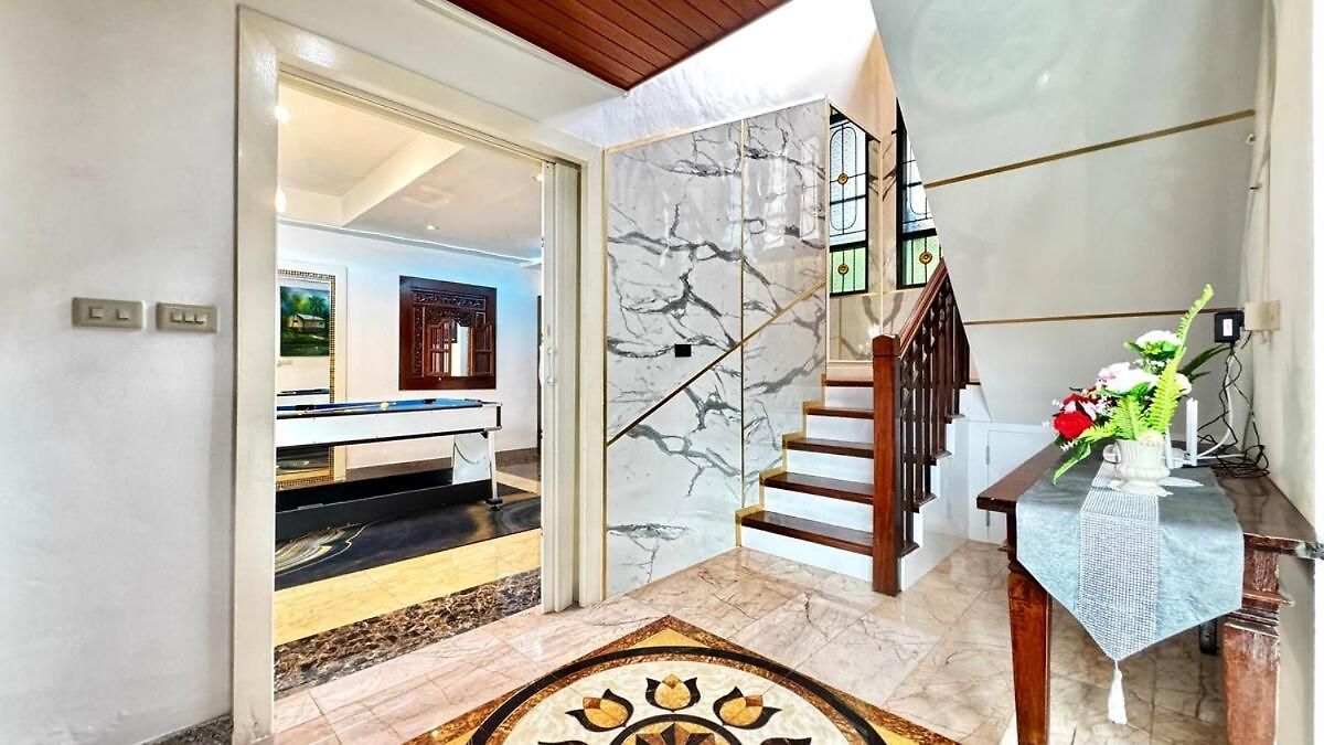 Luxury 5 Bedroom Thaibali Near Walking Street * Pattaya