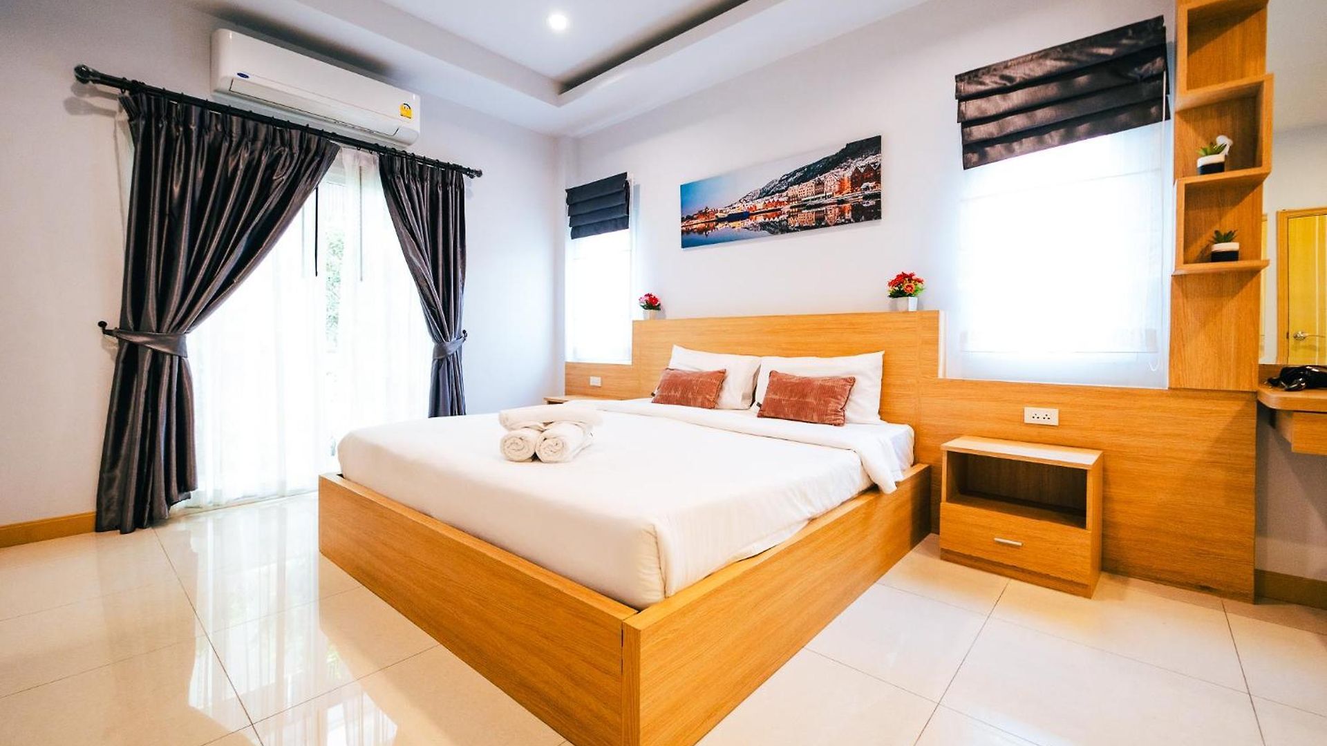Lagoon 8bhk Luxury Pool Villa