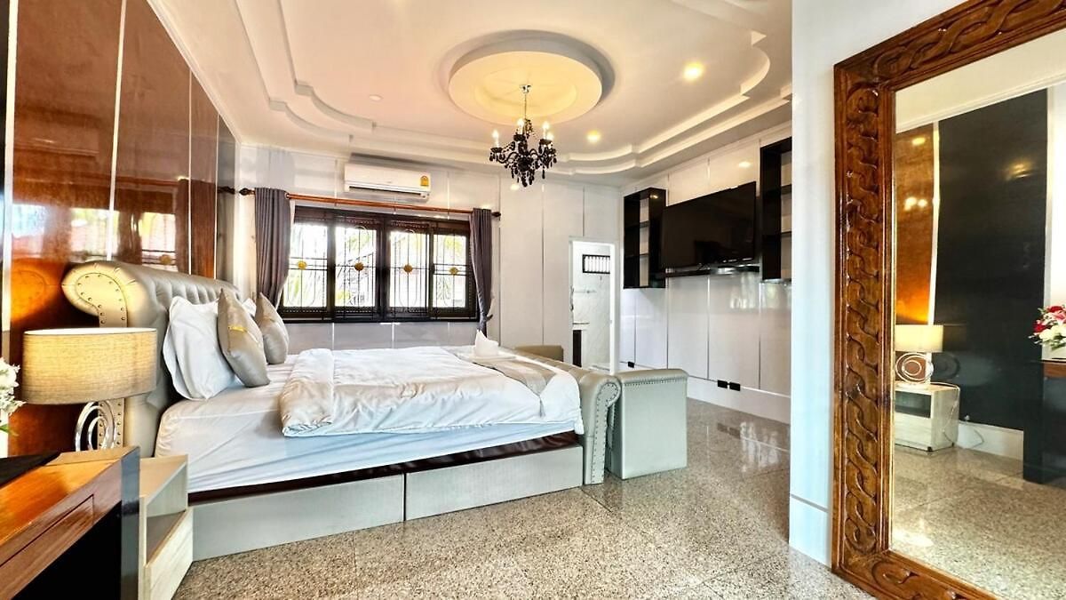 Luxury 5 Bedroom Thaibali Near Walking Street