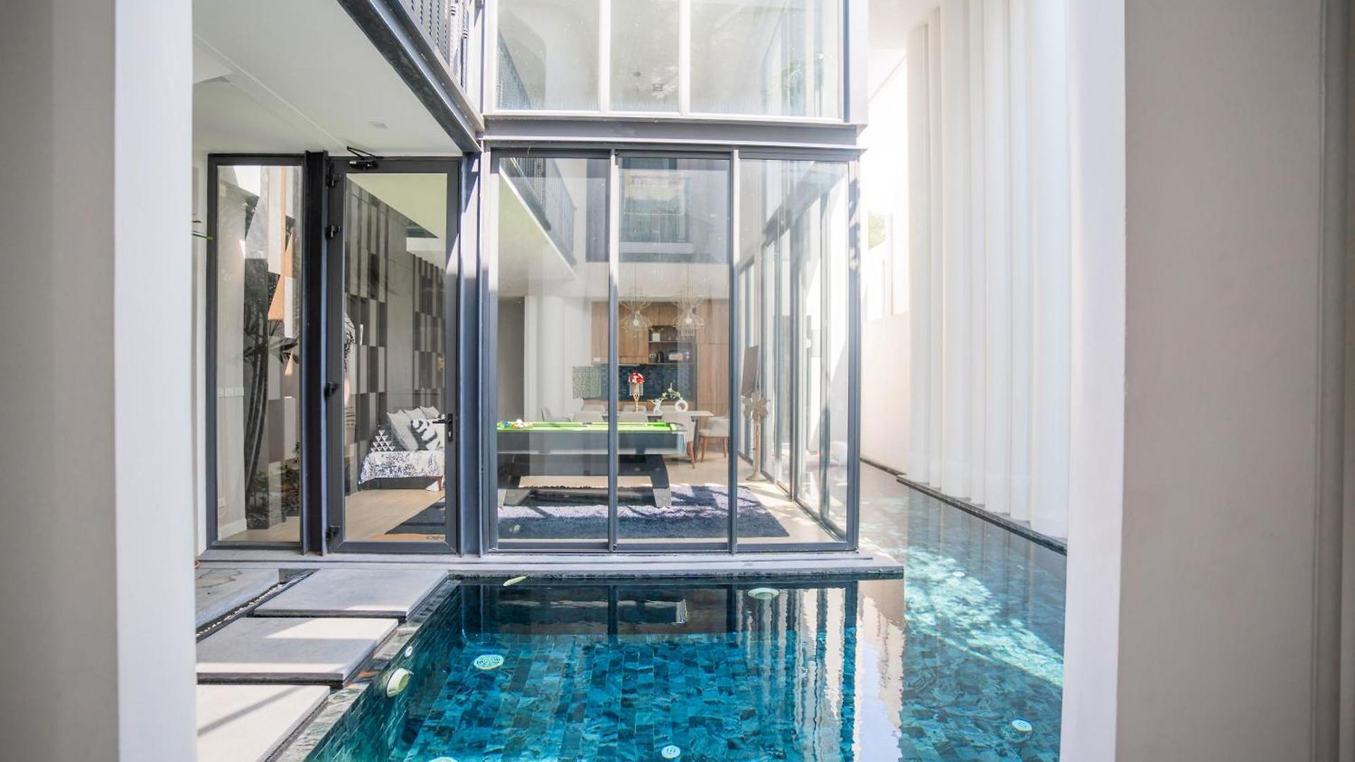 芭提雅市中心现代奢华风格别墅 Villa *