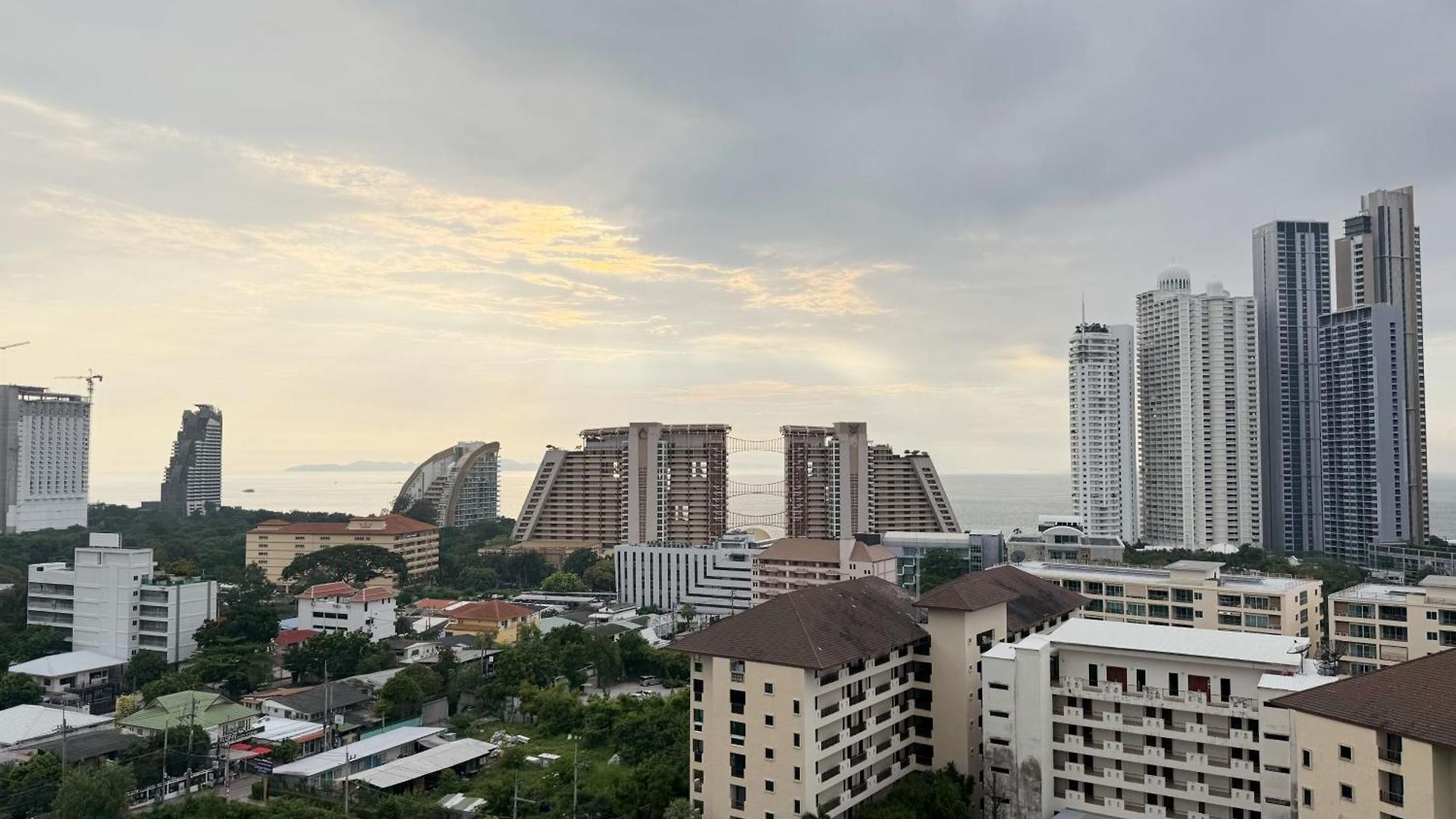 Lumpini Naklua Wongamat Aparthotel