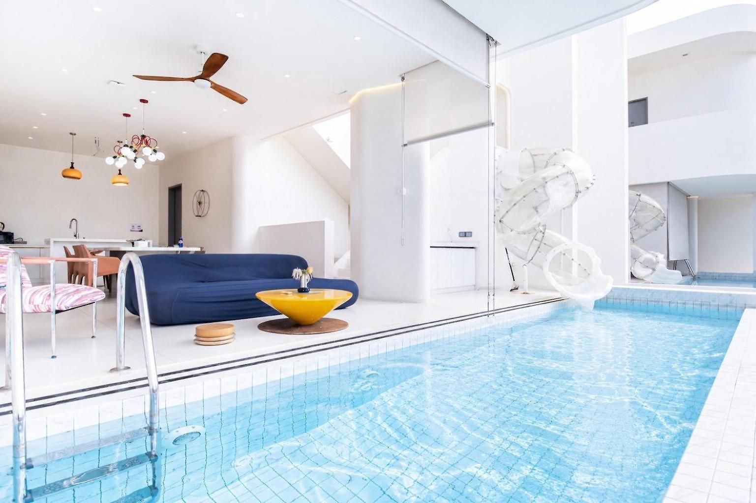 Happy House Pool