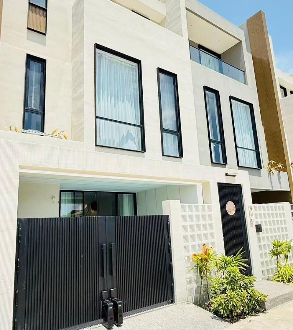 Nord House Ktv Bbq Terrace Pool Table And Swimming Pool Pattaya