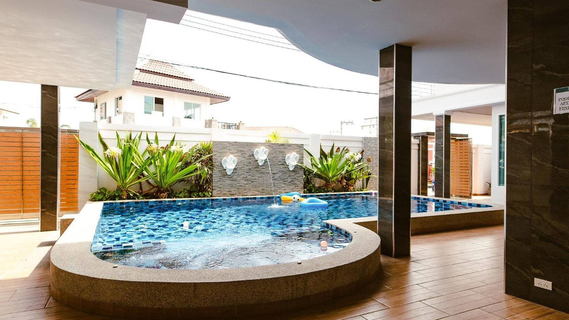 Villa Lagoon 8bhk Luxury Pool Pattaya