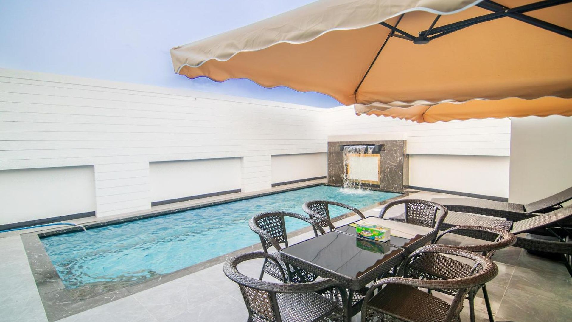 Villa Pool