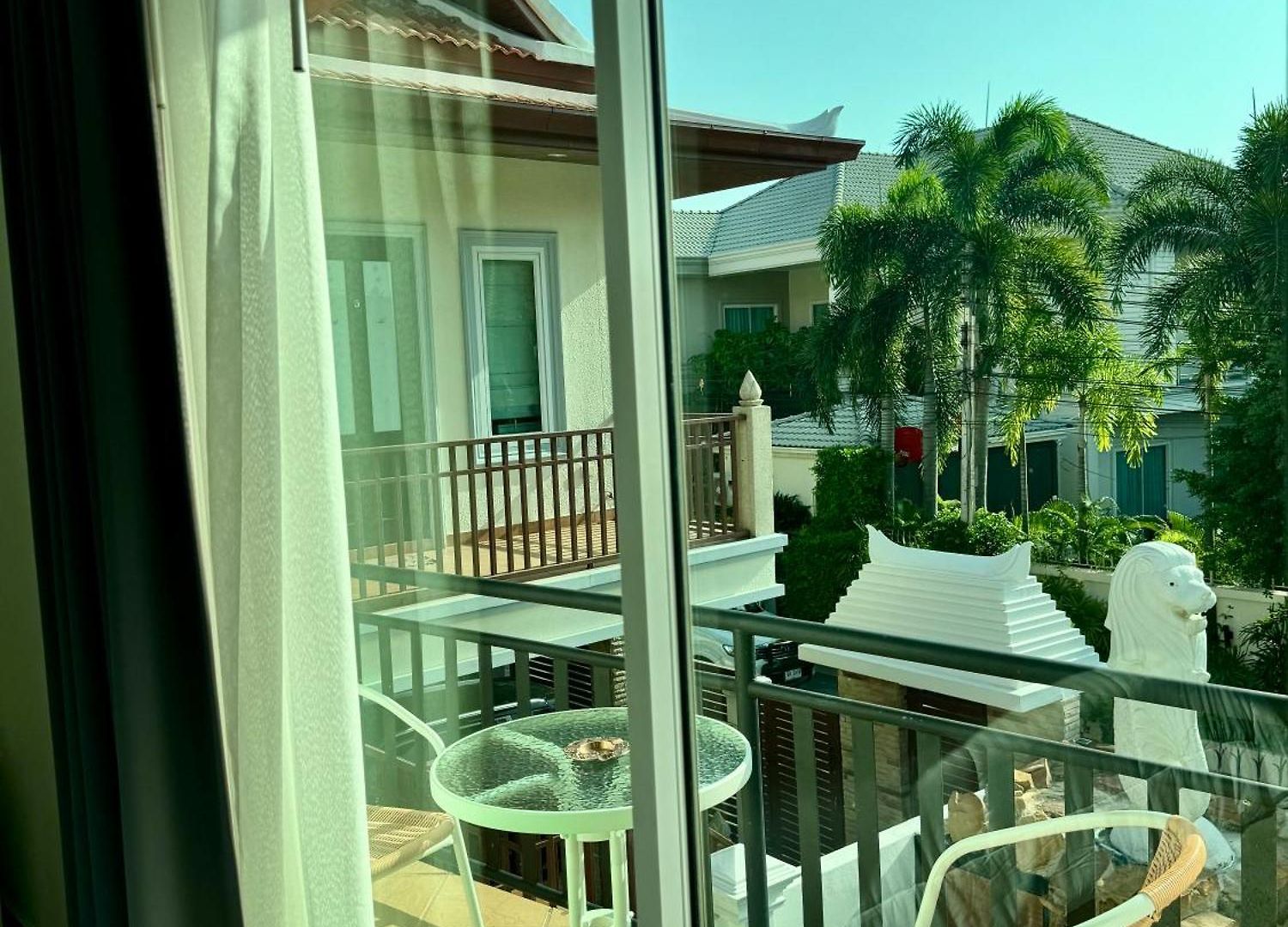 Villa Lion Queen 5-bedroom Pool Pattaya