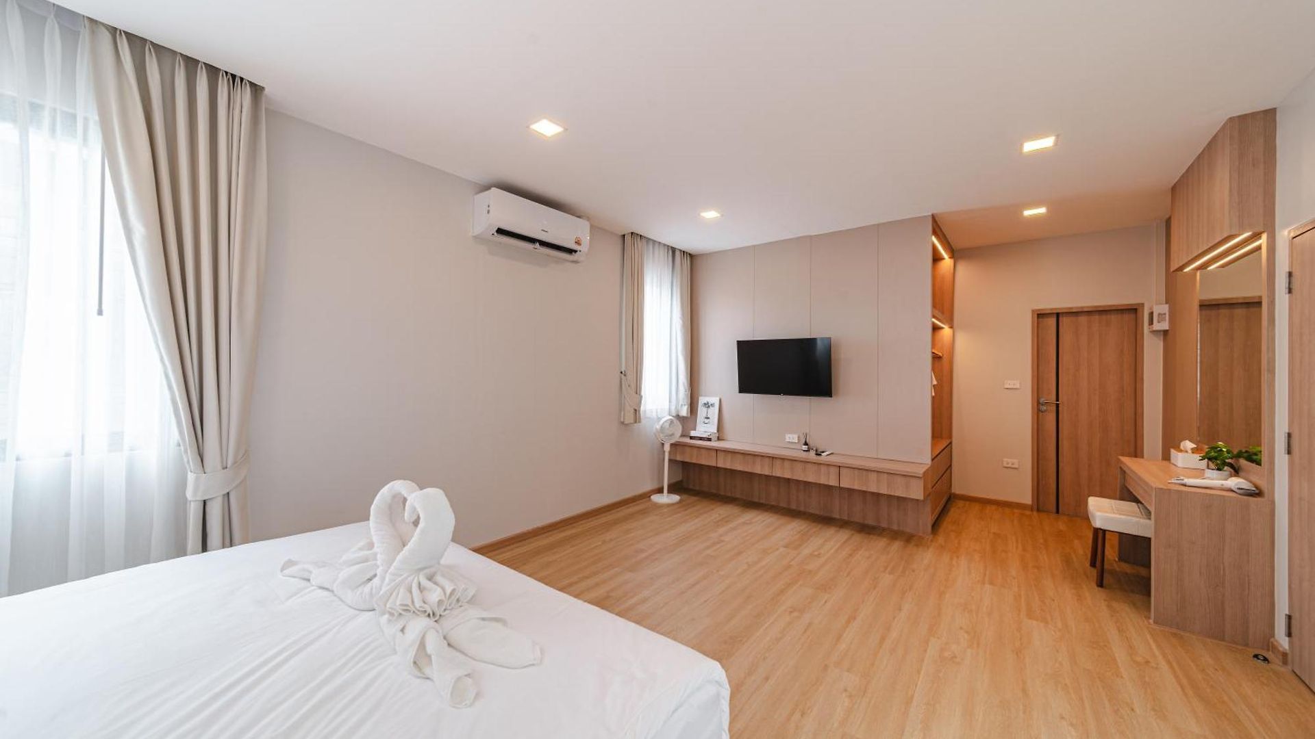 Serene Pool Villa Pattaya