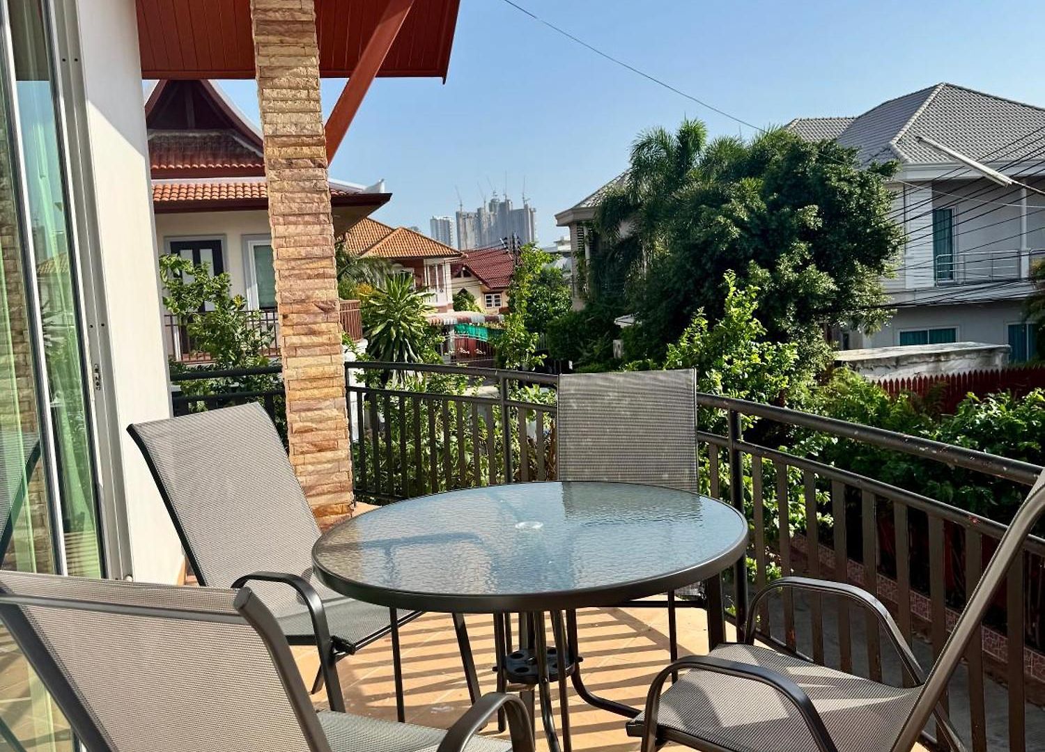 Lion Queen 5-bedroom Pool *