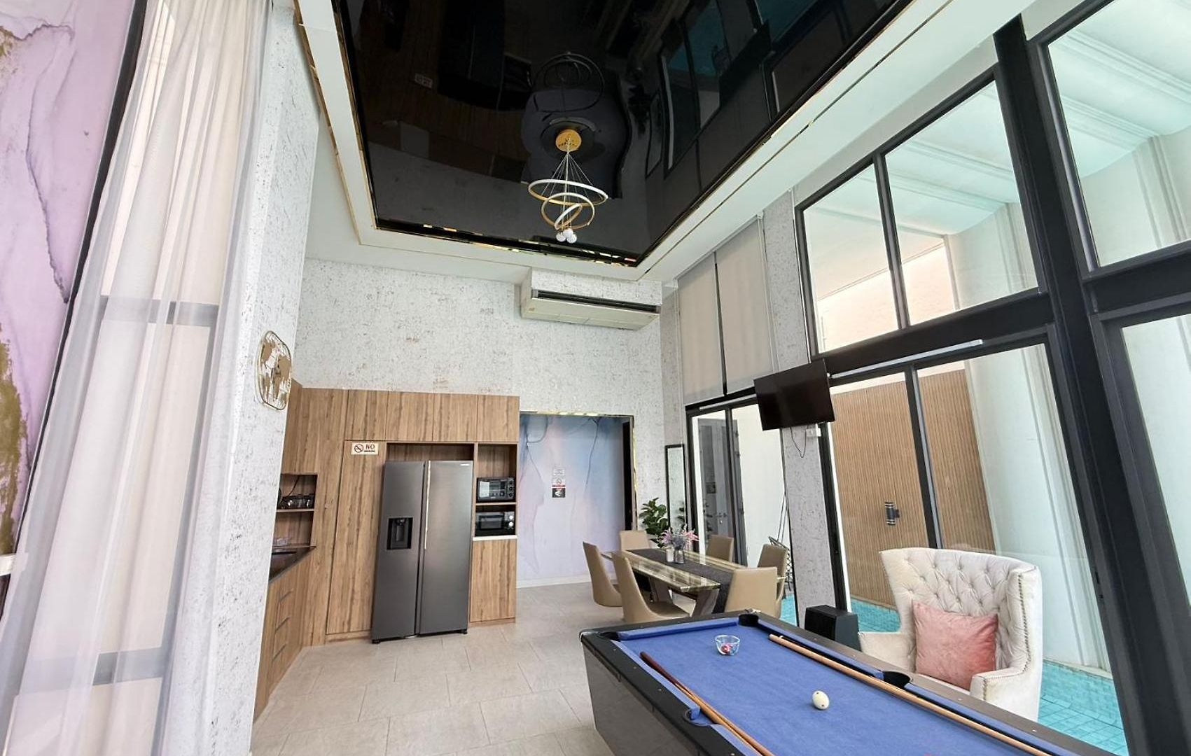 Modern Luxury Villa *