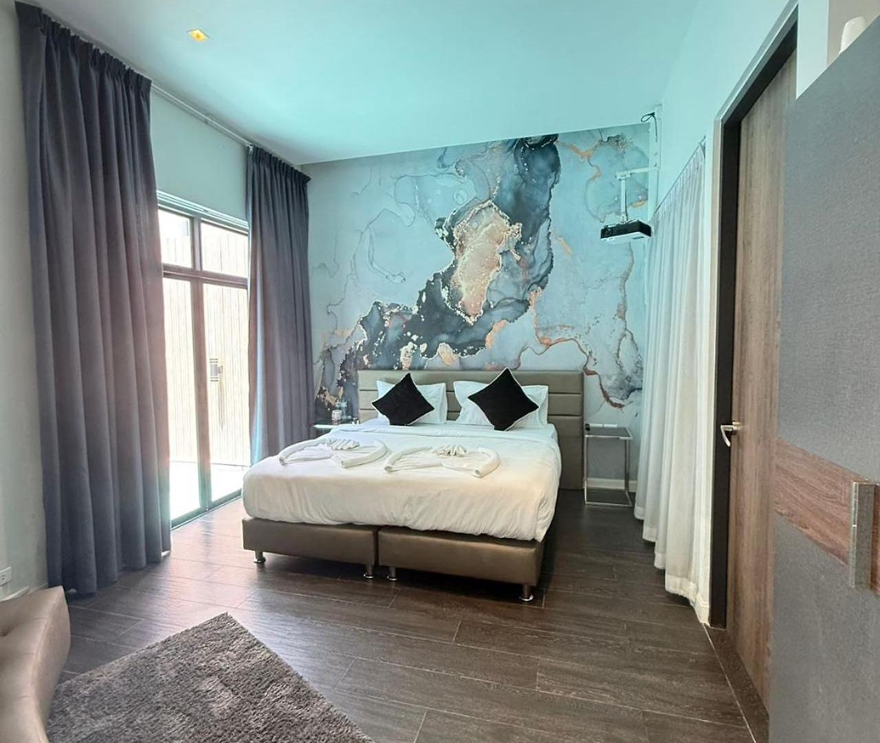 Modern Luxury *