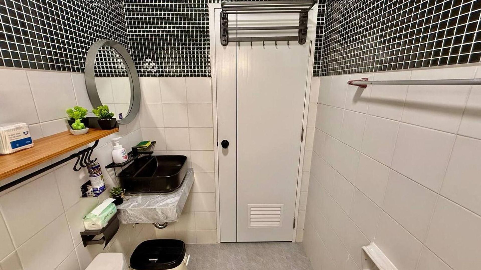 Guest house Entire 3rd Floor- 2min Walk To Dongtan Pattaya